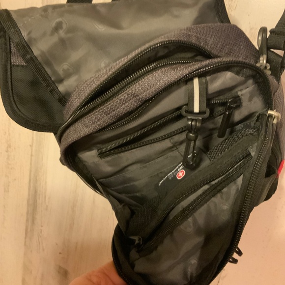 Swiss Gear Small Bag - Picture 7 of 8